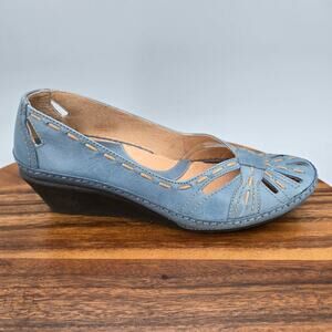 Clarks Artisan Shoes Womens 7 M Blue Leather Slip On Low Wedge Comfort Loafers